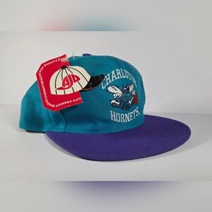 Vintage Charlotte Hornets Hat